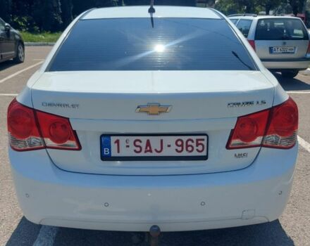 Белый Шевроле Круз, объемом двигателя 2 л и пробегом 290 тыс. км за 3500 $, фото 3 на Automoto.ua
