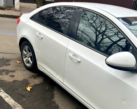 Белый Шевроле Круз, объемом двигателя 1.6 л и пробегом 230 тыс. км за 5600 $, фото 1 на Automoto.ua