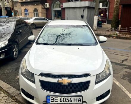Белый Шевроле Круз, объемом двигателя 1.6 л и пробегом 230 тыс. км за 5600 $, фото 3 на Automoto.ua