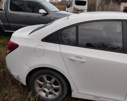 Белый Шевроле Круз, объемом двигателя 1.99 л и пробегом 139 тыс. км за 6800 $, фото 4 на Automoto.ua