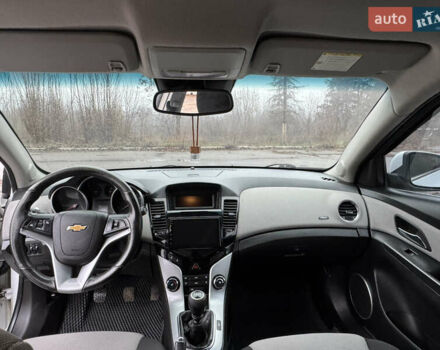 Білий Шевроле Круз, об'ємом двигуна 2 л та пробігом 220 тис. км за 6300 $, фото 5 на Automoto.ua