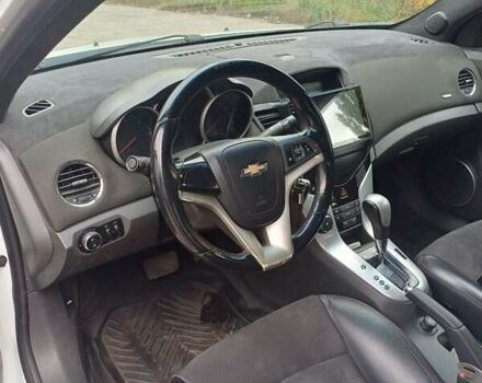 Белый Шевроле Круз, объемом двигателя 1.99 л и пробегом 231 тыс. км за 5800 $, фото 8 на Automoto.ua