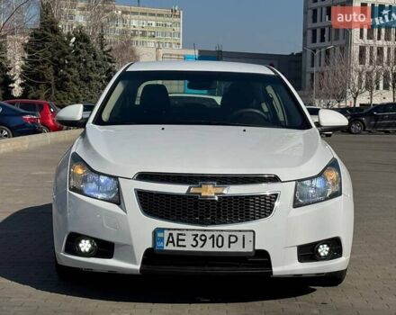 Белый Шевроле Круз, объемом двигателя 1.36 л и пробегом 240 тыс. км за 6800 $, фото 2 на Automoto.ua