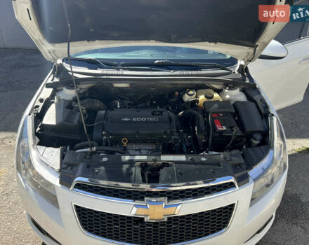 Белый Шевроле Круз, объемом двигателя 1.8 л и пробегом 126 тыс. км за 8188 $, фото 1 на Automoto.ua