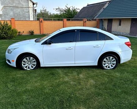 Белый Шевроле Круз, объемом двигателя 1.8 л и пробегом 292 тыс. км за 6300 $, фото 9 на Automoto.ua