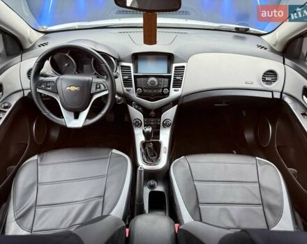 Белый Шевроле Круз, объемом двигателя 2 л и пробегом 183 тыс. км за 6599 $, фото 8 на Automoto.ua