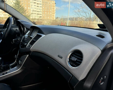 Білий Шевроле Круз, об'ємом двигуна 2 л та пробігом 186 тис. км за 6300 $, фото 13 на Automoto.ua