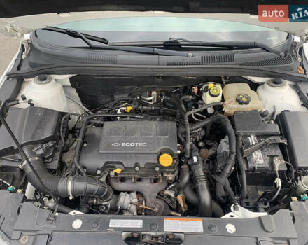 Белый Шевроле Круз, объемом двигателя 1.36 л и пробегом 249 тыс. км за 5900 $, фото 11 на Automoto.ua