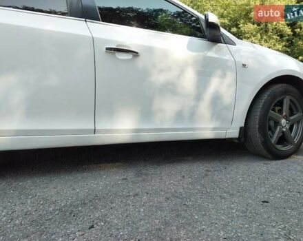 Белый Шевроле Круз, объемом двигателя 1.8 л и пробегом 157 тыс. км за 7400 $, фото 1 на Automoto.ua