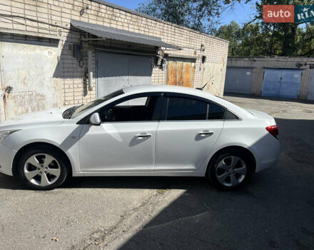 Белый Шевроле Круз, объемом двигателя 1.8 л и пробегом 126 тыс. км за 8188 $, фото 9 на Automoto.ua