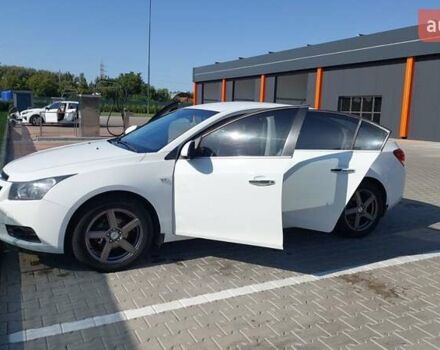 Белый Шевроле Круз, объемом двигателя 1.8 л и пробегом 157 тыс. км за 7400 $, фото 15 на Automoto.ua