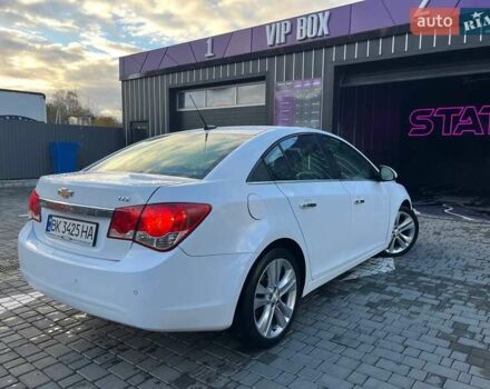 Белый Шевроле Круз, объемом двигателя 1.36 л и пробегом 245 тыс. км за 6400 $, фото 2 на Automoto.ua