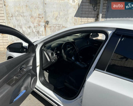 Белый Шевроле Круз, объемом двигателя 1.8 л и пробегом 126 тыс. км за 8188 $, фото 2 на Automoto.ua