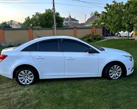 Белый Шевроле Круз, объемом двигателя 1.8 л и пробегом 292 тыс. км за 6300 $, фото 11 на Automoto.ua