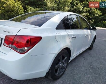 Белый Шевроле Круз, объемом двигателя 1.8 л и пробегом 157 тыс. км за 7400 $, фото 6 на Automoto.ua