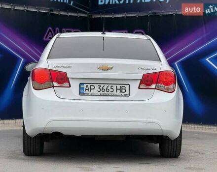 Белый Шевроле Круз, объемом двигателя 2 л и пробегом 183 тыс. км за 6599 $, фото 5 на Automoto.ua