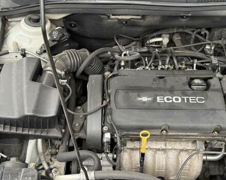 Белый Шевроле Круз, объемом двигателя 1.8 л и пробегом 250 тыс. км за 5700 $, фото 25 на Automoto.ua