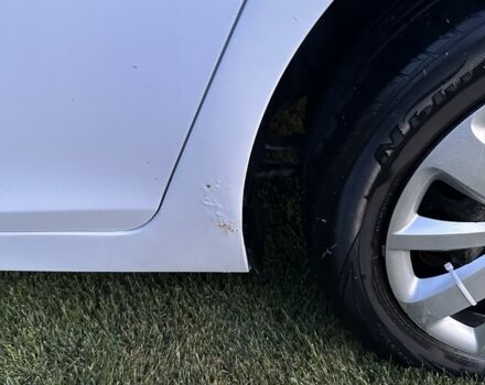 Белый Шевроле Круз, объемом двигателя 1.8 л и пробегом 300 тыс. км за 5700 $, фото 2 на Automoto.ua