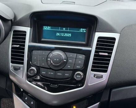 Белый Шевроле Круз, объемом двигателя 1.8 л и пробегом 250 тыс. км за 5700 $, фото 19 на Automoto.ua
