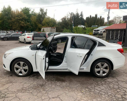 Белый Шевроле Круз, объемом двигателя 2 л и пробегом 212 тыс. км за 8190 $, фото 14 на Automoto.ua
