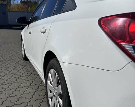 Белый Шевроле Круз, объемом двигателя 1.8 л и пробегом 325 тыс. км за 6250 $, фото 13 на Automoto.ua