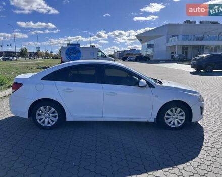 Белый Шевроле Круз, объемом двигателя 1.8 л и пробегом 325 тыс. км за 6250 $, фото 15 на Automoto.ua
