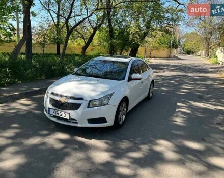 Белый Шевроле Круз, объемом двигателя 1.4 л и пробегом 167 тыс. км за 5000 $, фото 2 на Automoto.ua