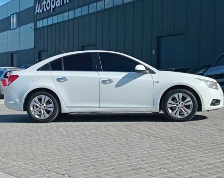 Белый Шевроле Круз, объемом двигателя 1.8 л и пробегом 198 тыс. км за 6690 $, фото 8 на Automoto.ua