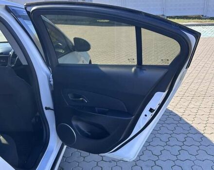 Белый Шевроле Круз, объемом двигателя 1.8 л и пробегом 325 тыс. км за 6250 $, фото 9 на Automoto.ua