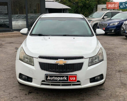 Белый Шевроле Круз, объемом двигателя 2 л и пробегом 212 тыс. км за 8190 $, фото 2 на Automoto.ua