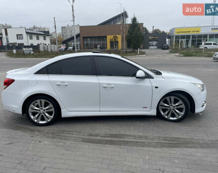 Белый Шевроле Круз, объемом двигателя 1.36 л и пробегом 199 тыс. км за 7000 $, фото 1 на Automoto.ua