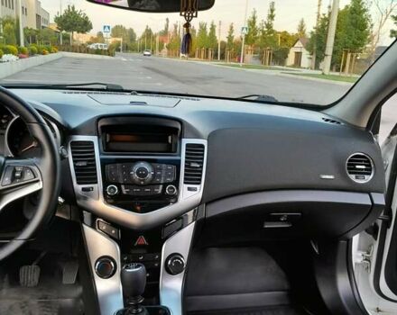 Білий Шевроле Круз, об'ємом двигуна 1.6 л та пробігом 147 тис. км за 7900 $, фото 29 на Automoto.ua