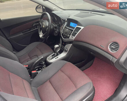 Белый Шевроле Круз, объемом двигателя 1.36 л и пробегом 199 тыс. км за 7000 $, фото 9 на Automoto.ua