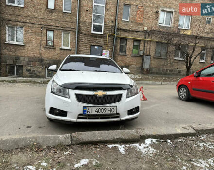 Білий Шевроле Круз, об'ємом двигуна 1.36 л та пробігом 285 тис. км за 6000 $, фото 1 на Automoto.ua