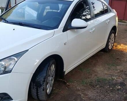 Белый Шевроле Круз, объемом двигателя 1.6 л и пробегом 189 тыс. км за 6800 $, фото 4 на Automoto.ua