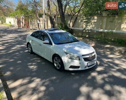 Белый Шевроле Круз, объемом двигателя 1.4 л и пробегом 167 тыс. км за 5000 $, фото 3 на Automoto.ua