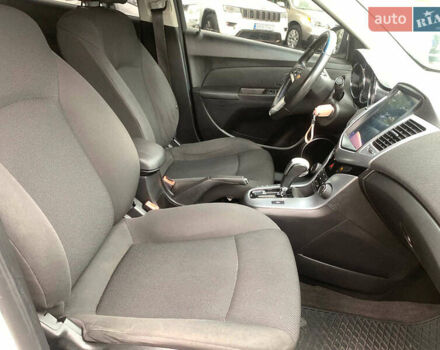 Белый Шевроле Круз, объемом двигателя 2 л и пробегом 212 тыс. км за 8190 $, фото 31 на Automoto.ua