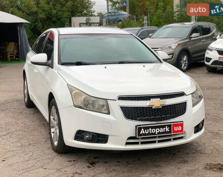Белый Шевроле Круз, объемом двигателя 2 л и пробегом 212 тыс. км за 8190 $, фото 1 на Automoto.ua