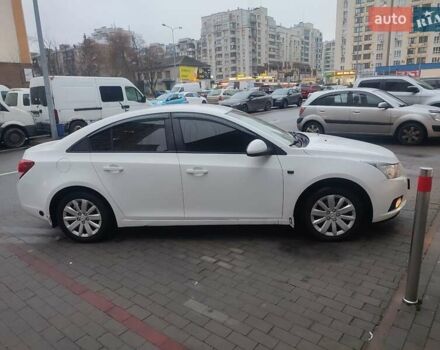 Білий Шевроле Круз, об'ємом двигуна 1.6 л та пробігом 169 тис. км за 6800 $, фото 2 на Automoto.ua