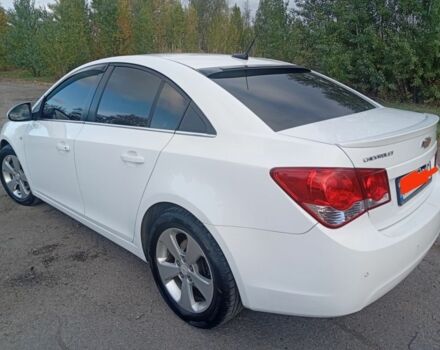 Белый Шевроле Круз, объемом двигателя 2 л и пробегом 166 тыс. км за 8000 $, фото 5 на Automoto.ua