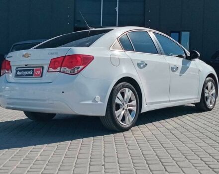 Белый Шевроле Круз, объемом двигателя 1.8 л и пробегом 198 тыс. км за 6690 $, фото 6 на Automoto.ua