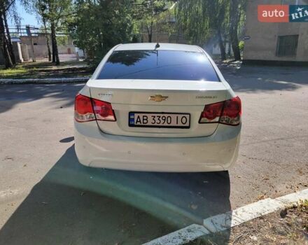Белый Шевроле Круз, объемом двигателя 2 л и пробегом 212 тыс. км за 8500 $, фото 6 на Automoto.ua