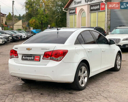 Белый Шевроле Круз, объемом двигателя 2 л и пробегом 212 тыс. км за 8190 $, фото 5 на Automoto.ua