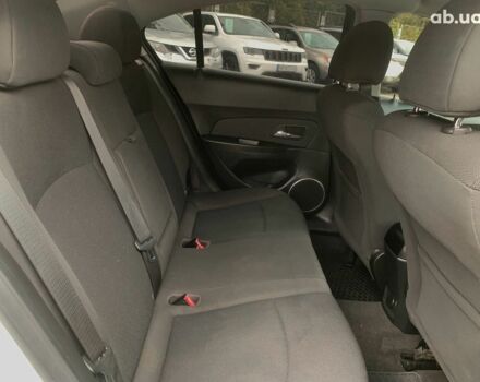 Белый Шевроле Круз, объемом двигателя 2 л и пробегом 212 тыс. км за 8190 $, фото 31 на Automoto.ua