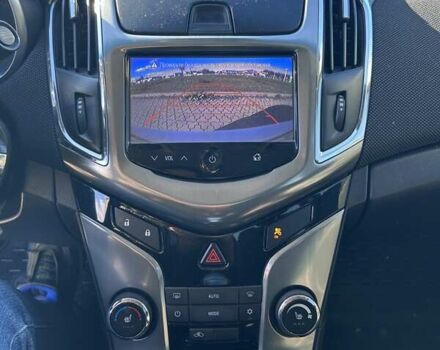 Белый Шевроле Круз, объемом двигателя 1.8 л и пробегом 325 тыс. км за 6250 $, фото 3 на Automoto.ua