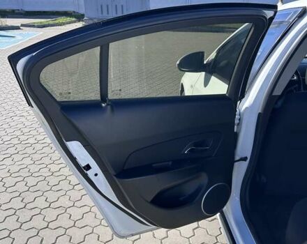 Белый Шевроле Круз, объемом двигателя 1.8 л и пробегом 325 тыс. км за 6250 $, фото 8 на Automoto.ua