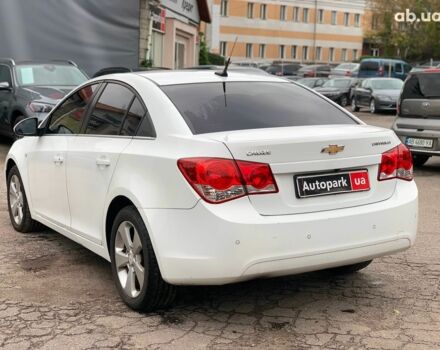 Белый Шевроле Круз, объемом двигателя 2 л и пробегом 212 тыс. км за 8190 $, фото 6 на Automoto.ua