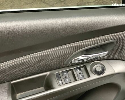 Белый Шевроле Круз, объемом двигателя 2 л и пробегом 212 тыс. км за 8190 $, фото 20 на Automoto.ua