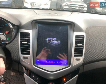 Белый Шевроле Круз, объемом двигателя 2 л и пробегом 212 тыс. км за 8190 $, фото 25 на Automoto.ua