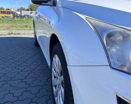 Белый Шевроле Круз, объемом двигателя 1.8 л и пробегом 325 тыс. км за 6250 $, фото 11 на Automoto.ua